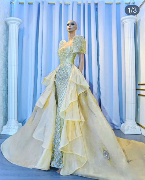 Filipiñana Gown Modern, Wedding Dresses Filipiniana, Filipiniana Ball Gown, Modern Maria Clara, Terno Filipiniana, Prom Gown Ideas, Gala Night Dress, Cloth Sketch, Filipino Traditional Clothing