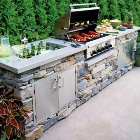 Grill Ideas, Small Outdoor Patios, Outdoor Cooking Spaces, Outdoor Kitchen Decor, Outdoor Kitchen Bars, Diy Bbq, Restaurant Patio, Kitchen Design Diy, Outdoor Kitchen Appliances