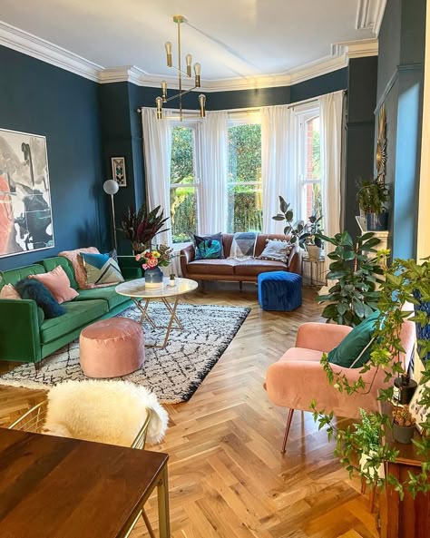 Living Room Colour Schemes, Vibrant Living Room, Victorian Living Room, Colourful Living Room Decor, Pink Living Room, Living Room Color Schemes, Cosy Living Room, Colourful Living Room, Estilo Boho Chic