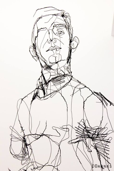 David Oliveira David Oliveira, Line Sculpture, Man Sculpture, Contour Drawing, Man Art, Sculpture Metal, Wire Sculpture, Metal Sculpture, Line Design