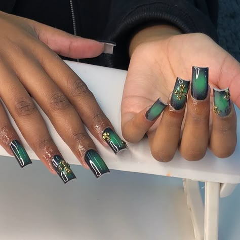 This set 🫢 airbrush 👋 Walk-ins available 🥳 #nails #airbrush #airbrushnails #airbrushnailart #nailart #nailtech #nailtrends #nailtechnician #nail #nailsnailsnails #nailaddict #naillove #beautybasics63 #fy #fypシ #fy #fypage #fypp #notpolish #notpolish💅 #notpolishnails #notpolish💅 #nailsalon #fyb #beauty #beautytips #beautyeditorial #beautybloggers #beautymakeup #beautytools Air Brush Nail Design, Airbrush French Tip Nails, Air Brush Nail Set, Green Airbrush Nails, Black Airbrush Nails, Airbrush Art Nails, Short Green Acrylic Nails, Air Brush Nails, Nails Airbrush