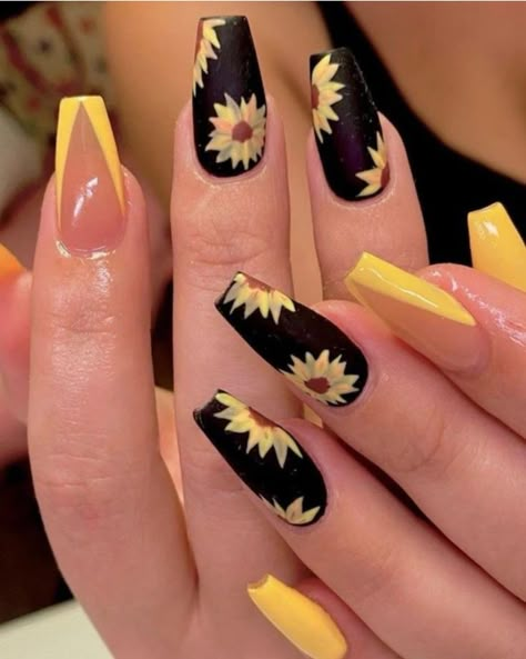 Black Sunflower Nail Ideas, Black Sunflower Nails, Sunflower Nails Acrylic, Sunflower Acrylic Nails, Cute Sunflower Nails, Nail Art Sunflower, Sunflower Nails Design, Nails Sunflower, Sunflower Nail