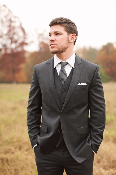 Charcoal Grey Groomsmen Suits, Wedding Suits Groom Grey Charcoal, Grey Vest Groomsmen, Light Grey Groom Dark Grey Groomsmen, Light Grey Vest Groomsmen, Dark Gray Suit, Grey Suit Wedding, Grey Suit Men, Charcoal Suit