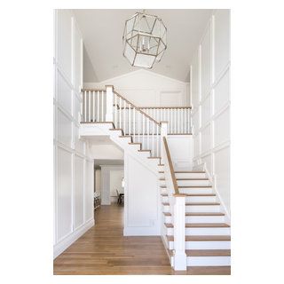 Diy Staircase Makeover, Entryway Stairs, White Staircase, Diy Staircase, Stairs Makeover, House Staircase, Stairs Ideas, Staircase Remodel, Staircase Makeover