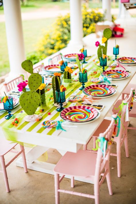 Colorful Cacti and Candy Summer Soirée // Hostess with the Mostess® Fiesta Table, Fiesta Birthday Party, Llama Birthday, Cactus Party, Mexican Party Theme, Summer Party Decorations, Fiesta Birthday, Mexican Party, Table Set Up