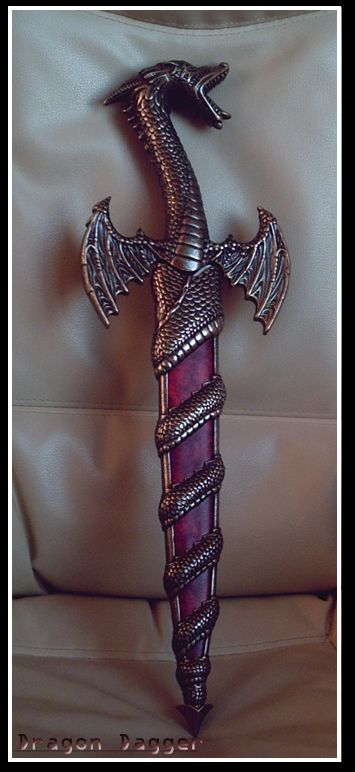 Dragon Dagger by ~Madkill on deviantART Dagger Aesthetic, Dragon Dagger, Fantasy Dagger, Knife Aesthetic, Pretty Knives, Royal Aesthetic, Dagger Knife, Cool Swords, Knife Collection