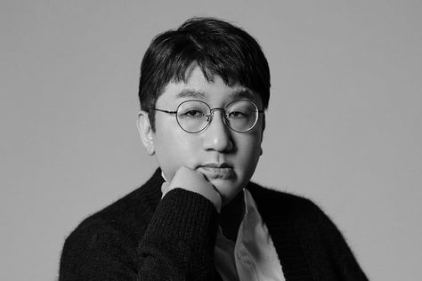 CEO and executive producer of Big Hit Entertainment Bang Shi Hyuk has made the Billboard list of “International Power Players” for the second consecutive year! On May 28 local time, Billboard released their list of 104 International Power Players, with Bang Shi Hyuk being introduced under the “recording” sector. Billboard’s “International Power Players” list began in Bang Shi Hyuk, Big Hit Entertainment, I Land, The Light, Entertainment