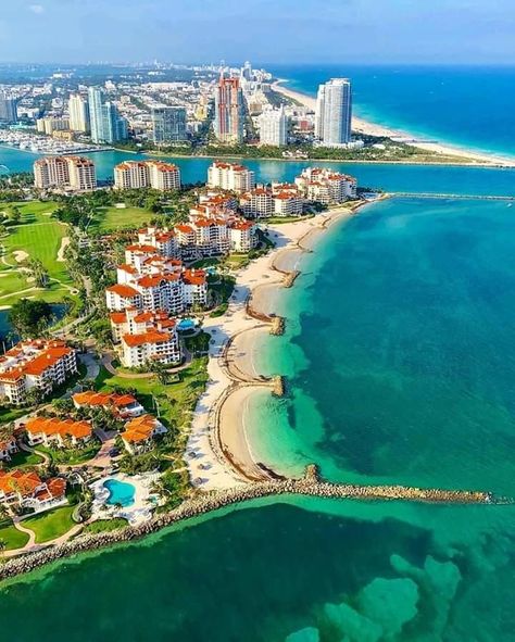 Fisher Island, Florida. Fisher Island Miami, Miami Vintage, Beach Architecture, South Beach Florida, Cities Skylines, Writing Stories, Fisher Island, South Beach Miami, Visit Florida