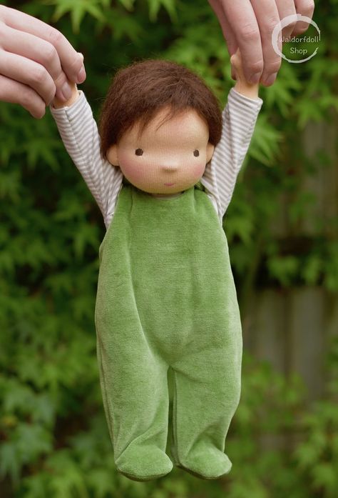 Waldorf Doll Clothes Pattern Free, Steiner Dolls, Boys Clothes Patterns, Waldorf Dolls Clothes, Doll Making Tutorials, Waldorf Crafts, Diy Dolls, Doll Clothes Patterns Free, Sculpted Doll