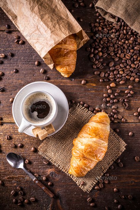 Croissant And Coffee, Coffee Presentation, Breakfast Photography, Coffee Shot, Food Photography Inspiration, Food Photography Tips, Coffee Pictures, Coffee Photos, Coffee Photography