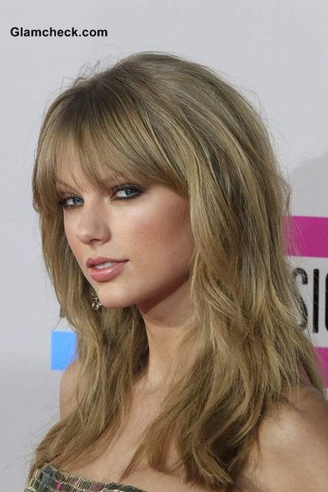 Golden Blonde Hair 2013 AMA Taylor Swift Celeb Hair, Golden Blonde Hair Color, Schwarzkopf Hair Color, Hair Color Images, Perfect Blonde Hair, Dyed Tips, Blonde Hair Makeup, Celebrity Hair Colors, Swift Taylor