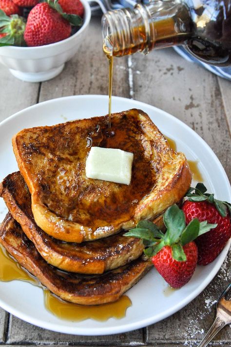 McCormick French Toast is full of cinnamon flavor with a hint of vanilla extract. This French toast recipe is perfect for beginners because it's so easy! Mccormick French Toast Recipe, French Dip Recipe, Simple French Toast, French Toast Toppings, French Dip Recipes, Yummy Pancakes, Bananas Foster French Toast, French Toast Waffles, Easy French Toast Recipe