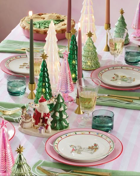 Lenox (@lenox) • Instagram photos and videos Pink Christmas Table, Colorful Tablescapes, Colorful Christmas Lights, Lenox Holiday, Christmas Table Setting, Christmas Dinner Party, Pink Christmas Decorations, Snow Bunny, Nice List