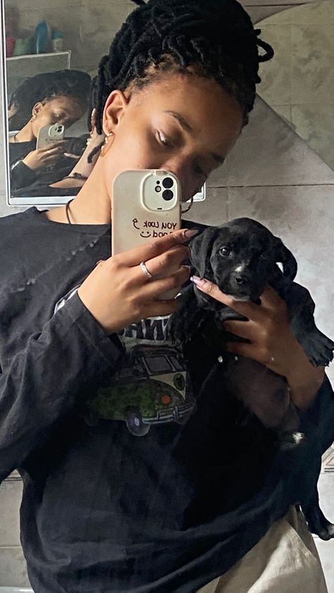 Puppy Mom Aesthetic, Dog Mom Astethic, Cute Animals Dog, Dog Mom Black Woman, Dog Mom Aesthetic, Pup Party, Dog Room Design, Girl And Her Dog Aesthetic, Calm Life