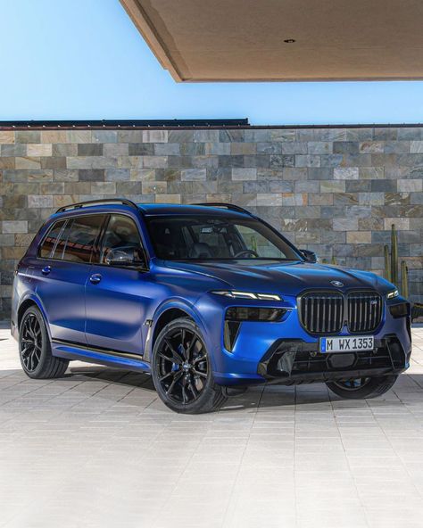 2023 Bmw X7, Luxury Supercars, Luxury Car Photos, Bmw X5 M, Bmw X7, Aircraft Engine, Bmw Alpina, Black Couple, 7 Seconds