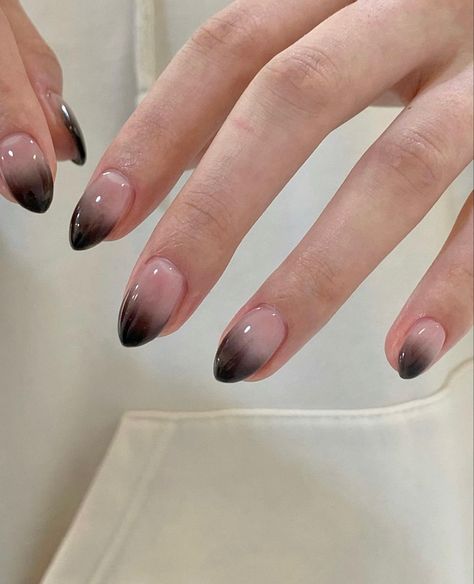 Clean Halloween Nails, Minimal Goth Nails, Simple Nail Designs Dark, Pointy Short Nails, Black Ombre Nails Short, Pointy Almond Nails Short, Whimsigothic Nails, Short Stellos Nails Design, Witch Aesthetic Nails