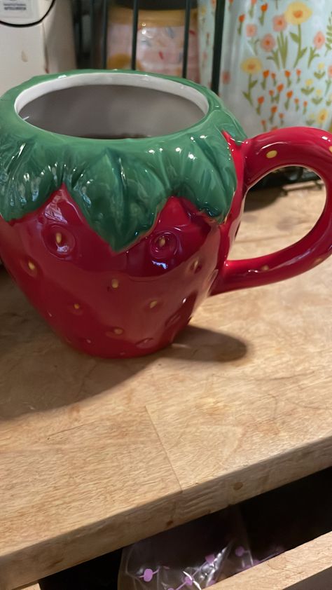 Fridge Board, Strawberry Mug, Pottery Inspo, Clay Cup, Clay Mugs, Clay Art Projects, Product Ideas, Clay Ceramics, Diy Clay