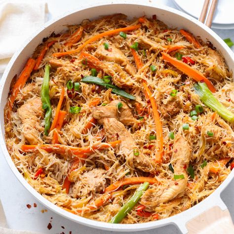 Chicken Vermicelli (Rice Noodle Stir-Fry) - My Morning Mocha Chicken Vermicelli Recipes, Vermicelli Recipes Easy, Vermicelli Stir Fry, Stir Fry Rice Noodles, Fried Chicken Marinade, Chinese Stir Fry Sauce, Chicken Vermicelli, Vermicelli Rice, Fry Rice