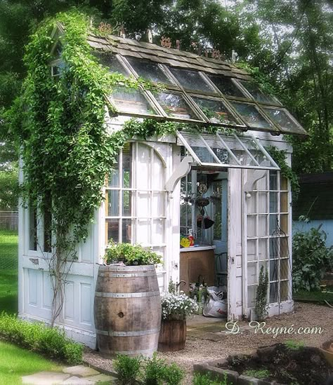 Garden sheds can be practical for storing tools and potting plants, but they can also be attractive, creative, and unique. Here is some inspiration. Beautiful Greenhouse, Greenhouse Shed, Greenhouse Ideas, Potting Sheds, Garden Greenhouse, Greenhouse Gardening, The Secret Garden, Potting Shed, Garden Structures