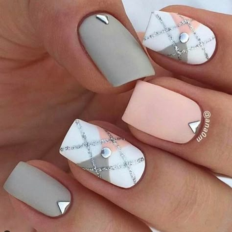 Checked pattern Summer squared nails. Rose pink and white grey pattern with silver Matte Nail, Nail Art Designs Summer, Makijaż Smokey Eye, Super Nails, Beautiful Nail Art, Nail Art Summer, Nail Arts, Nail Designs Summer, Nail Polishes