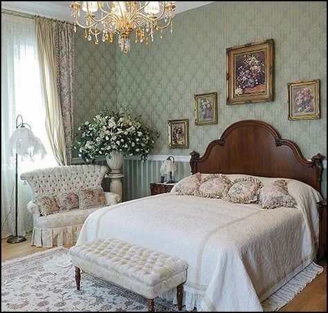 victorian style bedroom Victorian Bedroom Decor, Victorian Style Bedroom, Victorian Bedrooms, Victorian Beauty, Antique Bedroom, Victorian Bedroom, Victorian Interior, Shabby Chic Bedroom, Shabby Chic Bedrooms