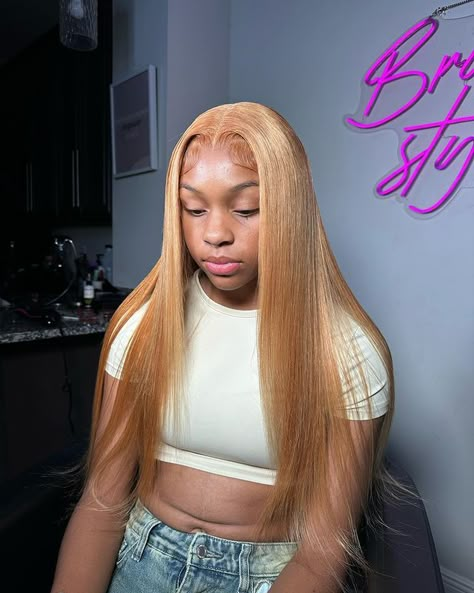 Quick Weave Honey Blonde, Middle Part Quick Weave, Dyed Hair Inspiration, Dyed Natural Hair, Quick Weave, Dope Hairstyles, Hair Growth Tips, Middle Part, Front Lace Wigs Human Hair