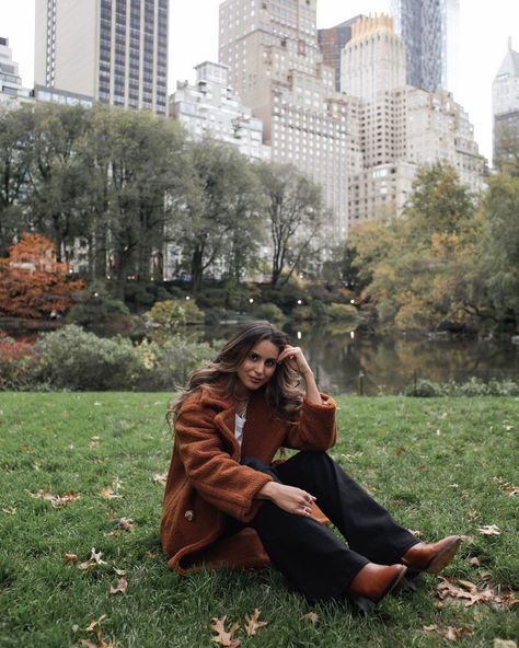 Ny Central Park, Central Park Photoshoot Fall, Central Park Fall Photoshoot, Central Park Photoshoot, City Fashion Shoot, Central Park Aesthetic, Nyc Shoot, Central Park Fall, Boho Shoot