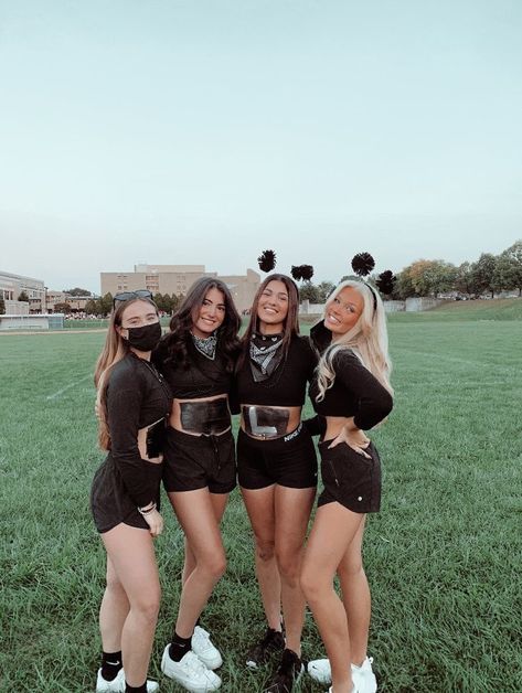 Black Spirit Week Outfit, Senior Black Out Day, Black Outfits Football Game, Black Out Fb Game, Cute Blackout Outfits For Football Games, Blackout Outfits Football, Blackout Outfit Ideas, Fnl Black Out Outfits, Black Out School Spirit Outfits