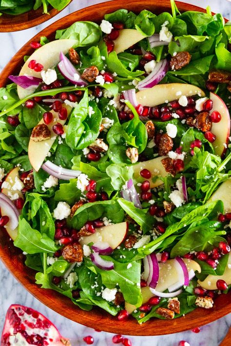 Pomegranite Salad, Pomegranate And Feta Salad, Pomegranate Recipes Salad, Thanksgiving Salad, Pomegranate Recipes, Grain Bowls, Pomegranate Salad, Fruit Salads, Healthy Menu