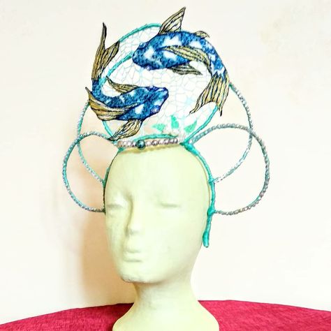 Pices Zodiac Costume, Pisces Costume, Fish Headpiece, Bangus Festival, Black Fae, Head Peice, Drag Ideas, Fantasy Crown, Pisces Fish