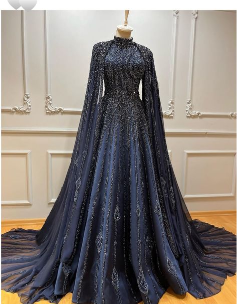 Ball Gown Neck Design, Matric Ball Dresses, Beautiful Gown Designs, Muslim Evening Dresses, Modest Evening Dress, Simple Gowns, Gowns Dresses Elegant, Pakistani Wedding Outfits, Fancy Wedding Dresses