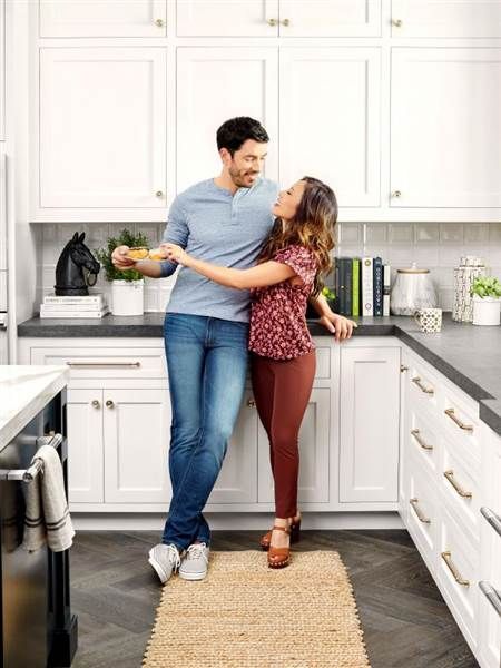 Property Brothers HGTV Magazine Hgtv Kitchens Property Brothers, Property Brothers Kitchen, Property Brothers Designs, Property Brothers Forever Home, Inside Celebrity Homes, Honeymoon House, Ikea Kitchens, Spanish Home Decor, Bedroom Drawing