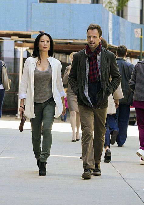 Watson Elementary, Sherlock Holmes Elementary, Lucy Lui, Elementary Sherlock, Joan Watson, Eclectic Fashion Style, Petite Celebrities, Elementary My Dear Watson, Lucy Liu