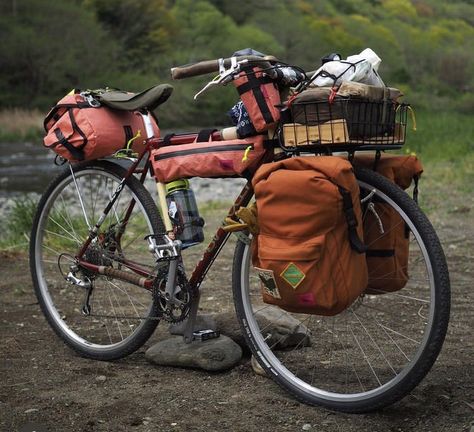 Bike Touring Packing, Bike Commuting, Bikepacking Gear, Cross Country Bike, Vintage Mountain Bike, Bicycle Diy, Bicycle Camping, Bike Packing, Touring Bicycles