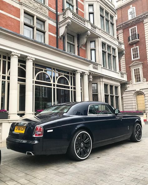 Rolls Royce Phantom Coupe Double Rr, Rr Phantom, Rolls Royce Phantom Coupe, Tuned Cars, Black Cars, Luxury Cars Rolls Royce, Rolls Royce Phantom, Cars Luxury, Black Car