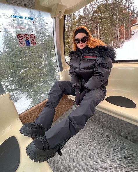 Prada Boots Outfit, Snow Bunny Outfit, Snow Boots Outfit, Chalet Girl, Prada Coat, Snow Day Outfit, Apres Ski Outfits, Boots Prada, Prada Boots