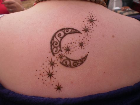 Henna Moon & Stars Henna Moon Design, Moon Henna, Henna Moon, Henna Tattoo Designs Arm, Wrist Henna, Cute Henna Tattoos, Stars Tattoo, Cute Henna, Henna Tattoo Designs Hand