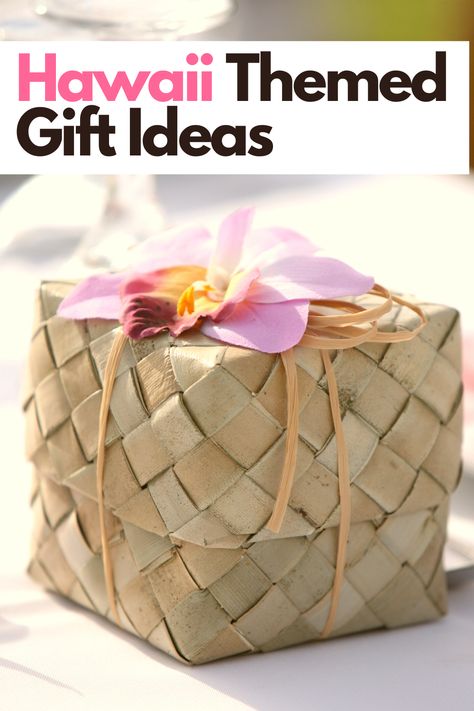 Tropical Giveaway Ideas, Hawian Themed Gifts, Tropical Gift Wrapping Ideas, Elopement Gift Basket, Hawaii Gift Ideas, Hawaiian Gift Ideas, Hawaii Gift Basket Ideas, Hawaiian Gift Basket Ideas, Tropical Gift Basket