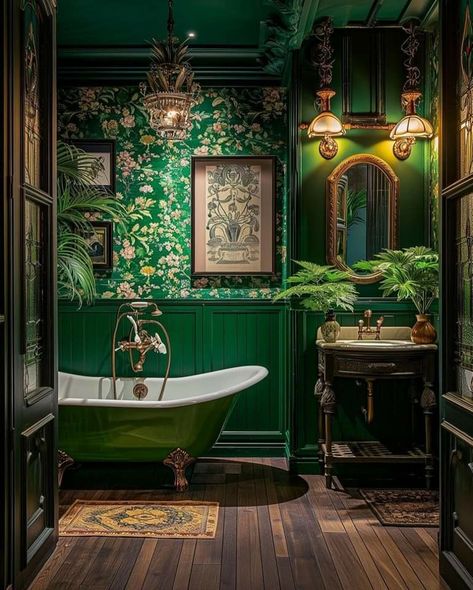 Maximalist Bedroom Ideas, Modern Vintage Bathroom, Vintage Bathroom Decor, Modern Vintage Decor, Green Walls, Bathroom Trends, Living Room Green, Bathroom Wallpaper, Bedroom Green