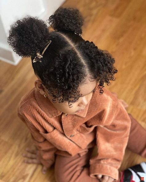 3,102 Likes, 49 Comments - Hey Bambino (@heybambino_) on Instagram: “Curly Bangs ✨ #tuesdaystyle” Baby Girl Hairstyles Curly, Daughter Hairstyles, Cute Toddler Hairstyles, Kids Curly Hairstyles, Lil Girl Hairstyles, Quick Natural Hair Styles, Toddler Hairstyles, Curly Bangs, Toddler Hairstyles Girl