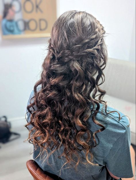 Long brown hair curled with half up braids Half Up Half Down Wedding Hair For Curly Hair, Prom Hairstyles For Wavy Hair Natural, Hairstyles Prom Curly Hair, Naturally Curly Prom Hairstyles For Medium Hair, Natural Curly Formal Hair, Curly Hairstyles For Prom Half Up, Hair Styles For Prom Down Curly, Bridesmaid Half Updo Hairstyles, Curly Hair Prom Styles Half Up