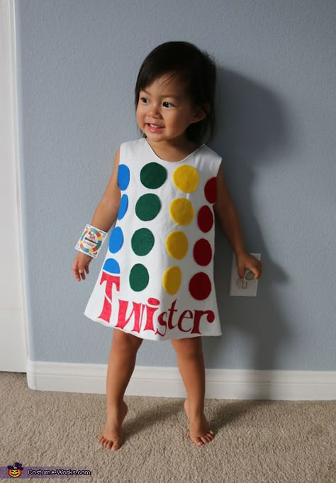 Game Character Costumes Diy, Twister Costume, Costume Last Minute, Last Minute Costume Ideas, 2015 Halloween Costumes, Last Minute Costume, Board Games Diy, Carnaval Costume, Games Family