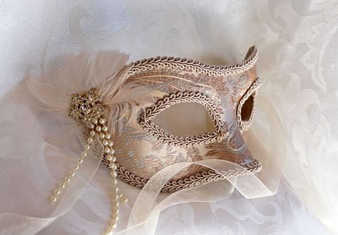 . Masquerade Mask Diy, Masquerade Ball Masks, Beautiful Masks, Masquerade Prom, Masquerade Theme, Masquerade Wedding, Princess And The Pauper, Ball Mask, Masked Ball