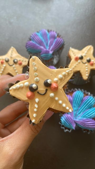 Star Shaped Cupcakes, Ocean Animal Cupcakes, Under The Sea Cupcake Cake, Lighthouse Cupcakes, Sea Creature Cupcakes, Sea Themed Cupcakes, Sea Cupcake Ideas, Ocean Cupcakes Ideas, Under The Sea Cupcake Ideas