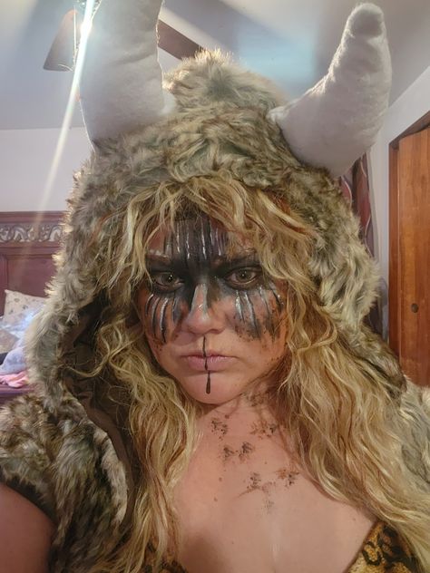 Cavewoman Makeup Halloween, Caveman Makeup, Cavewoman Makeup, Cavewoman Costume, School Play, Women's Costumes, Costume Ideas, Halloween Makeup, Halloween Face