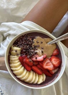 Healthy Food Dishes, Smoothie Bowl Recipe, Healthy Food Motivation, Healthy Lifestyle Food, Breakfast Bowls, Food Obsession, Interesting Food Recipes, Pretty Food, Food Cravings