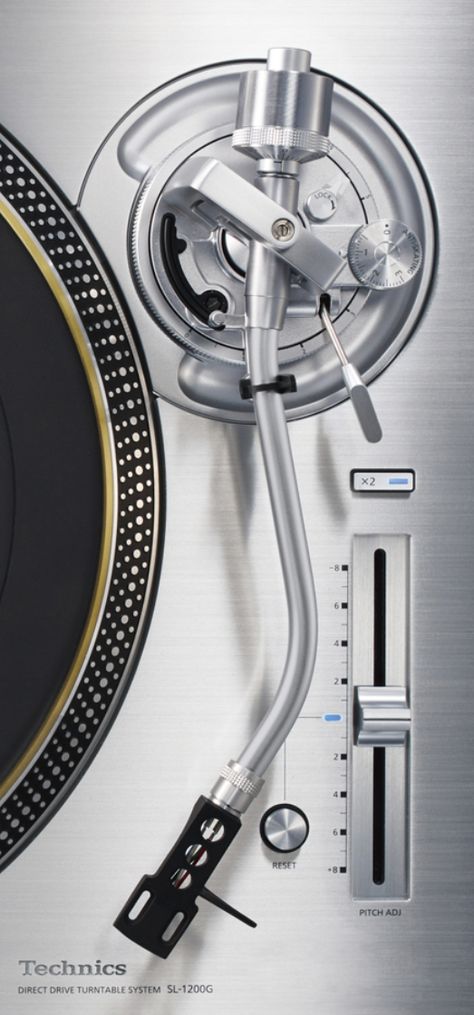 Technics 1200, Technics Sl 1200, Technics Turntables, Dj Decks, Dj Art, Recording Studio Design, Turn Table Vinyl, Dj Booth, Home Studio Music