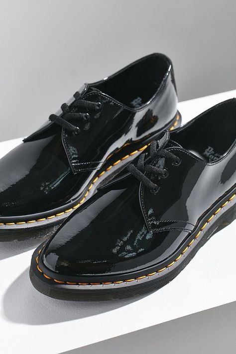 Dr. Martens Dupree Patent Leather 3-Eye Shoe Doc Martens Style, Patent Leather Oxfords, Oxford Shoes Outfit, Doc Martens Boots, Punk Shoes, Black Dress Shoes, Patent Leather Shoes, Mode Casual, Designer Boots