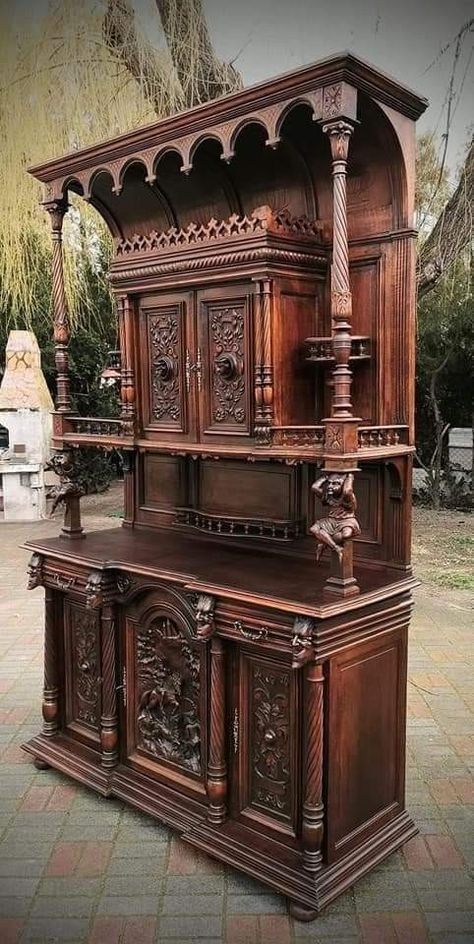 Unique Wood Furniture, House Elements, Carved Chairs, Wood Carving Furniture, Expensive Furniture, Gothic Furniture, Victorian Furniture, Cute House, Gothic House