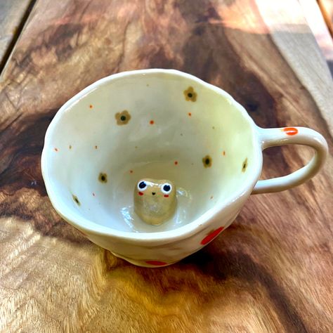 Diy Pottery Painting, Ceramic Frogs, Diy Mugs, Clay Diy Projects, Pretty Mugs, Handmade Cups, Keramik Design, Pottery Gifts, Slab Pottery